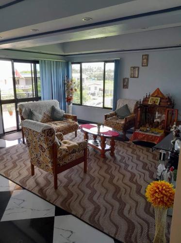 Karans Apartment in バ