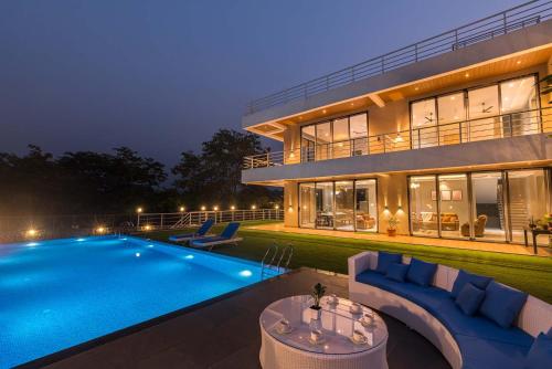Euphoria by StayVista - Villa amidst Karjats hillocks with Infinity pool, Viewing deck & Terrace