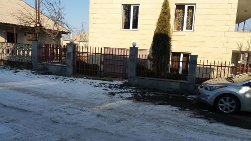 Երկու հարկանի քարե տուն Ստեփանավանում, 180 ք.մ., 2 սանհանգույց, եվրովերանորոգված