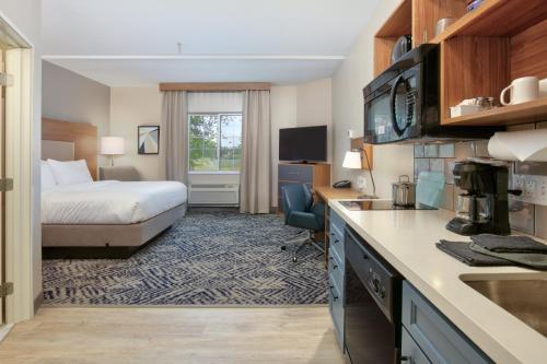 Candlewood Suites Idaho Falls an IHG Hotel - image 7