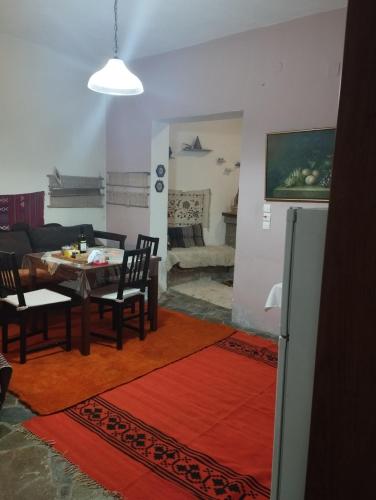 ΚΑΡΥΑ-ΚΟΛΟΚΟΤΡΩΝΙΤΣΙ, Γαλανέικο Σπίτι gîte à louer Aría