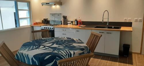 ห้องครัว, Moana Breeze Rangiroa - Rental car included - Air conditioning - WI-Fi in ติปูตา