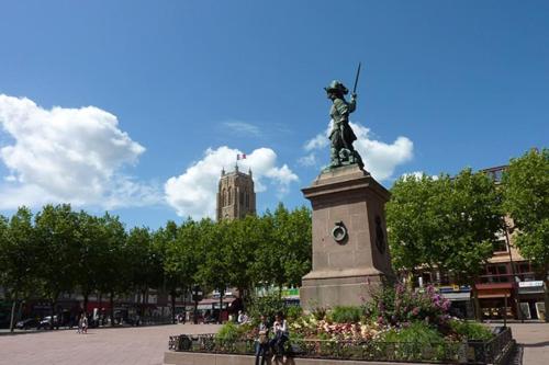 Maison de Ville restylée avec jardin, proche gare