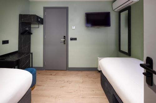 Ciao Papa Hotel Amsterdam Central Station - main image