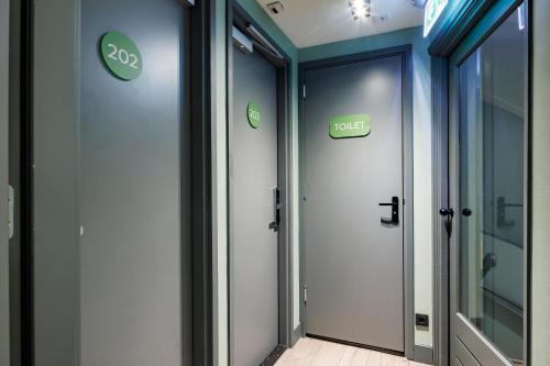 Ciao Papa Hotel Amsterdam Central Station - image 11