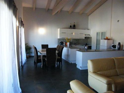 ห้องครัว, โรงแรมอา มาเนตตา (Hotel A Madonetta) in โบนิฟาซิโอ