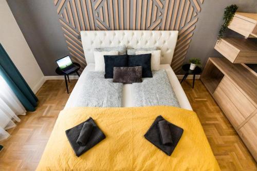 Deluxe Quentin Home next to the Fashion Street - image 6