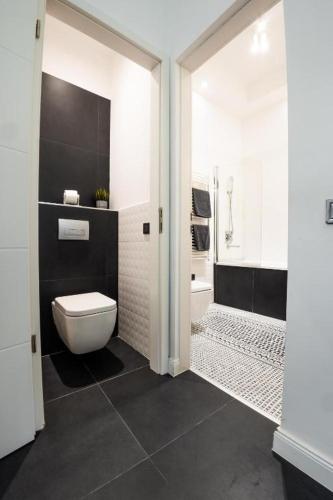 Deluxe Quentin Home next to the Fashion Street - image 14