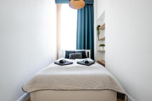 Deluxe Quentin Home next to the Fashion Street - image 5