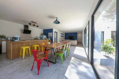 Contemporary house with heated pool in a magnificent pine forest in Aigues-Mortes