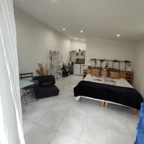 B&B Castelnau-le-Lez - Studio indépendant dans villa, parking gratuit. - Bed and Breakfast Castelnau-le-Lez