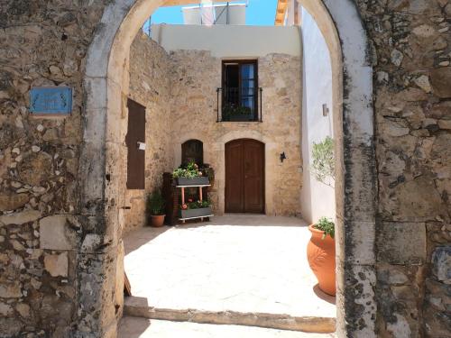 Old Olive Mill Maroulas - Bed and Breakfast
