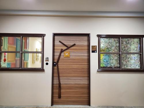 Stopover Inn - 출입구