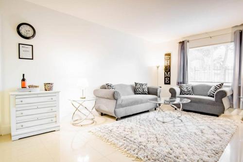 B1 - Endless Summer Vacation Rentals - Modern Comfort Year Round in Fort Lauderdale, USA