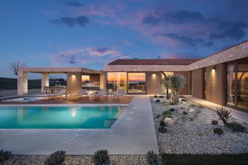 Villa Royale Croatia with Golf Green in Brtonigla