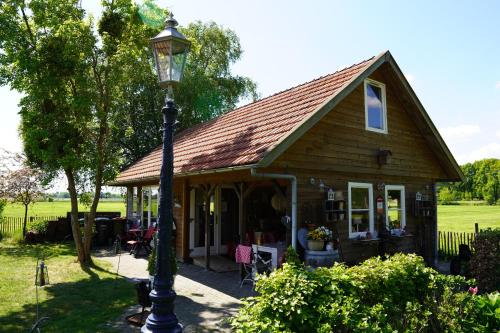  De Trouwerie, Pension in Emmen