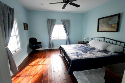 Turnkey 5BD 4BA entire house fully furnished and fast Wi-Fi for extended stays