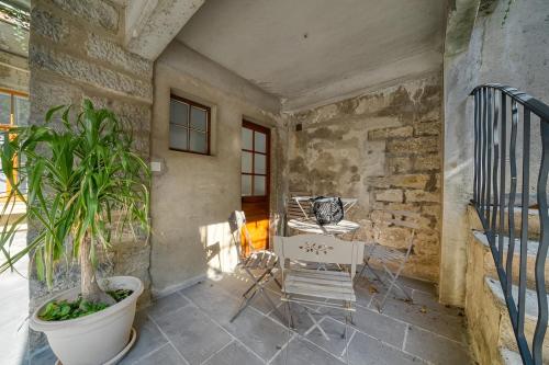 設施, Clos Grimont in 波利尼