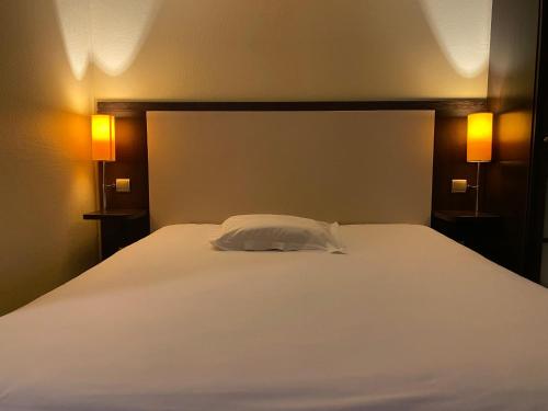 1 double bed, 2 twin beds