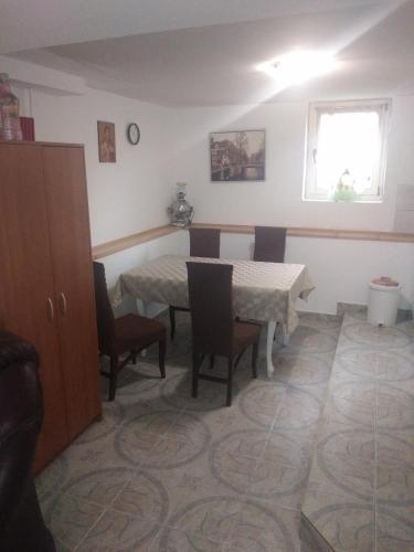 GOKSI apartment in เชลเยซนิชโก นาเซลเย