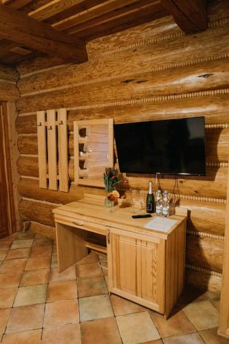 3 twin beds