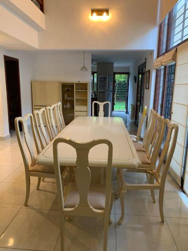 Facilities, Mar y Asados - Chalet hasta 19 huespedes con dos Parrillas near Astor Piazzolla International Airport