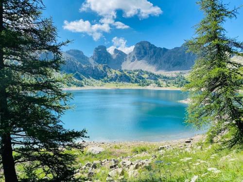 Studio de charme avec vue sur le Val d'Allos, parking et Wifi gratuit