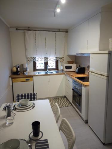 Konyha, Casa Tí Carminda (Casa Ti Carminda) in Mogadouro