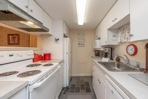 106A Efficiency One Bath in Oakland, USA