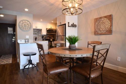 202B - Lakefront King Bed Condo Sleeps 4 Recently Renovated! - image 10
