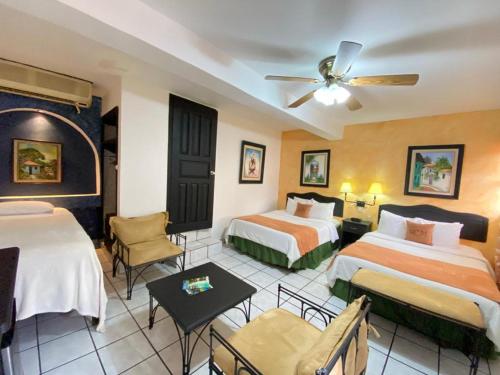 Hotel Camino Maya