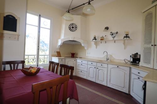 Maison familiale niçoise avec terrasse