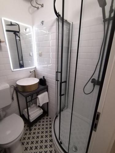 Apartment Vespa & Jacuzzi - image 5