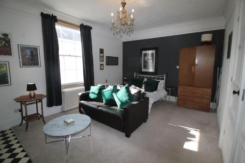 Historic apartment in the city centre