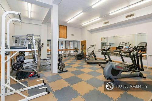 305E - Lakefront 3 Bedroom Condo with 3 Baths Sleeps 8 Free WIFI! - image 13