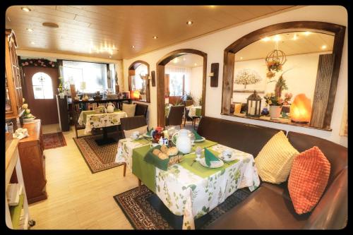 ห้องอาหาร, Pension Sonnenheim in ฮิลด์เฟลด์