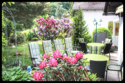 松呐黒木膳食公寓酒店