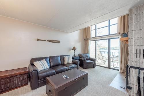 303D Two Bedroom Two Bath in Oakland, USA