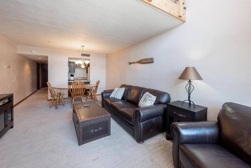 303D Two Bedroom Two Bath in Oakland, USA