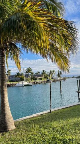 Entire Home - Relaxing Ocean View Condo