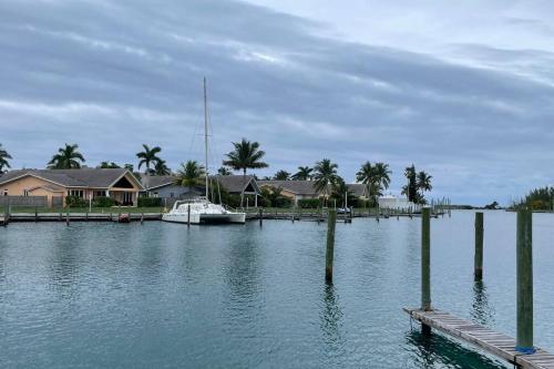 Entire Home - Relaxing Ocean View Condo