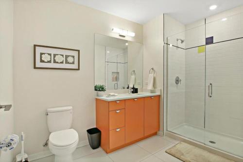 Elegant 2BR Apartment with In-Unit Laundry - Sheridan 102 - image 5