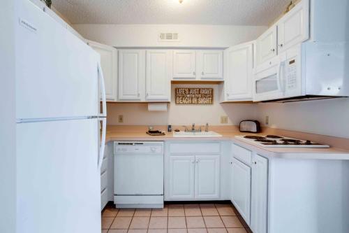 Marylander Condominiums 90 steps from the beach - image 4