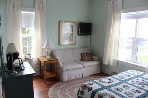 Compass Rose Heritage Inn in North Head (NB)