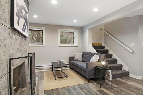Chic 1BR Apartment With Modern Comforts - Barry GA - image 2