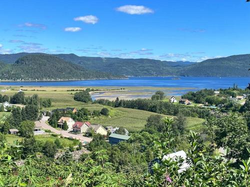 Tuvākā izklaides vieta, Appartement Mont Édouard, Hébergement paisible à la montagne (Appartement Mont Edouard, Hebergement paisible a la montagne) in Lensendžīna (QC)