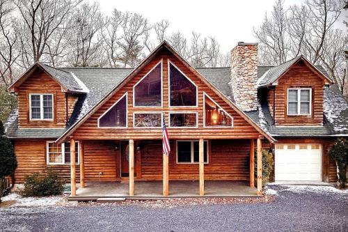 One of a Kind Rustic Log Cabin near Bryce Resort - Large Game Room - Fire Pit - Large Deck - BBQ in Basye, USA
