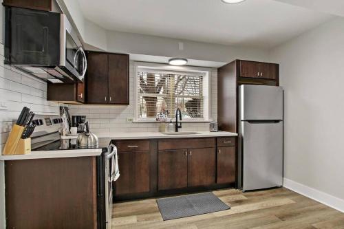 Fascinating 1BR Apartment close to Leisure Center - Davis GDN - image 11