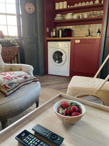 Picture of Rock House - Photographer