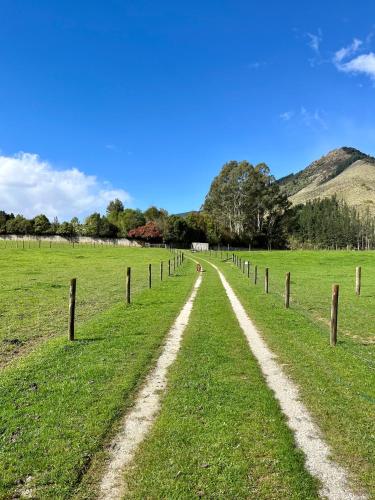 Off the Beaten Track B&B in Canvastown